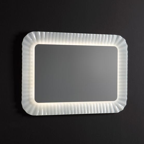 Specchio con cornice in vetro ondulato bianco con led 94x68